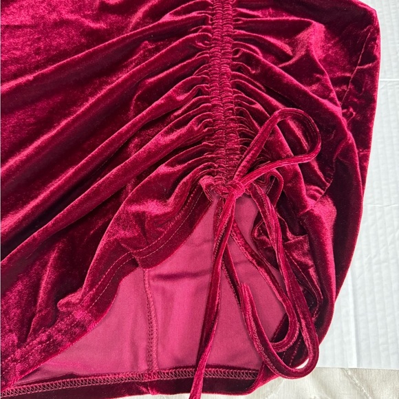 Velvet off shoulder dress size large - Picture 4 of 8